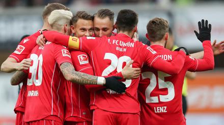 Zusammen sind sie stark. Aufstieg 2019, Klassenerhalt 2020? Der 1. FC Union arbeitet dran.