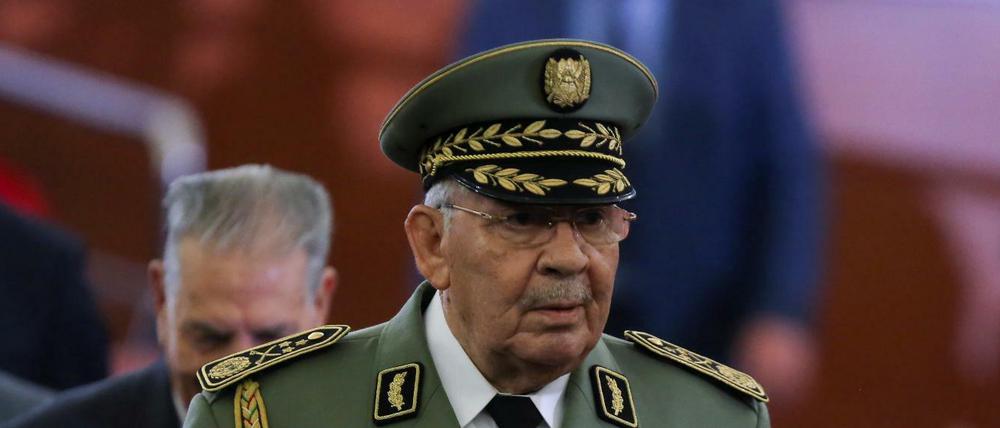 Der algerische Armeechef Ahmed Gaid Salah ist mit 79 Jahren gestorben.
