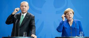 Bundeskanzlerin Angela Merkel (CDU) und der türkische Präsident Erdogan in Berlin (Archivbild)