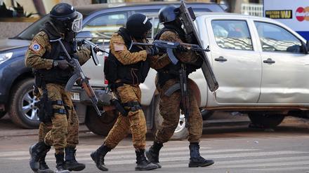 Einsatzkräfte in Burkina Faso (Archivbild von 2016) 