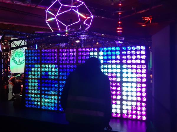 Installation in der großen Halle.