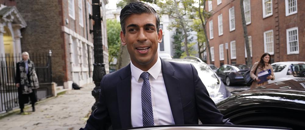 Conservative Party leadership candidate Rishi Sunak leaves the campaign office in London, Monday, Oct. 24, 2022. Former British Treasury chief Rishi Sunak is frontrunner in the Conservative Party's race to replace Liz Truss as prime minister. (AP Photo/Aberto Pezzali)