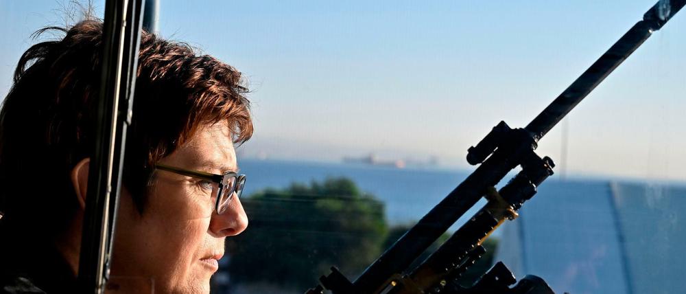 Verteidigungsministerin Kramp-Karrenbauer hat die Grünen in die Pflicht genommen.