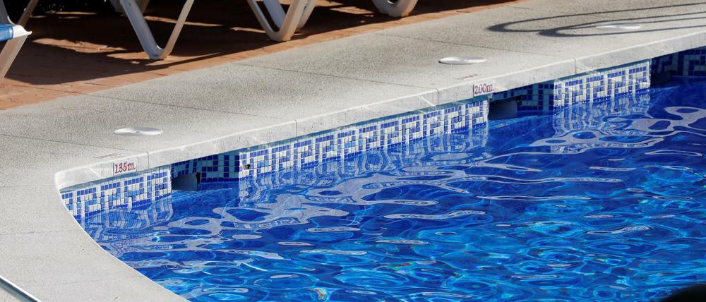 In einem Hotelpool sind an Heiligabend drei Menschen ums Leben gekommen.