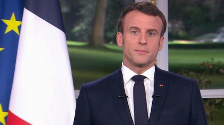 Der französische Präsident Emmanuel Macron hält trotz der wochenlangen Streiks an der geplanten Rentenreform fest. 