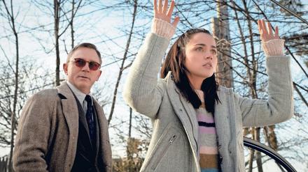 Schnüffler mit siebtem Sinn: Meisterdetektiv Benoit Blanc (Daniel Craig) traut Marta (Ana de Armas) nicht über den Weg.