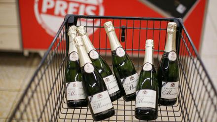 Die meisten Supermärkte schließen am frühen Nachmittag – aber nicht alle.