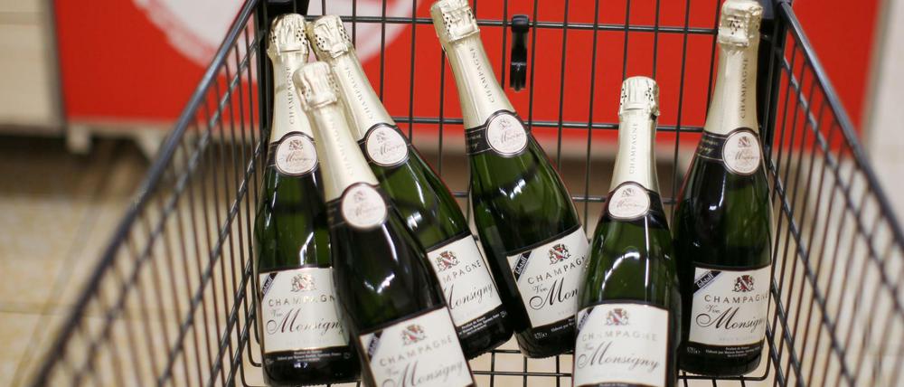 Die meisten Supermärkte schließen am frühen Nachmittag – aber nicht alle.
