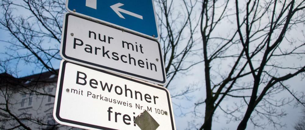 Für Anwohner frei: Bald könnte der Parkausweis teurer werden.