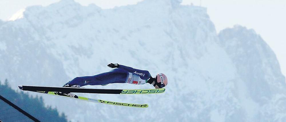 Schöne Aussicht: Karl Geiger macht den deutschen Skisprungfans derzeit richtig Spaß.