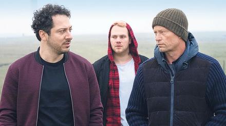 Hier geht’s aber nicht nach Büttenwarder. Yalcin Gümer (Fahri Yardim, von links), der Punker Tom Nix (Ben Münchow) und Nick Tschiller (Til Schweiger) suchen auf der Insel Neuwerk nach dem Mörder von Toms Bruder. 