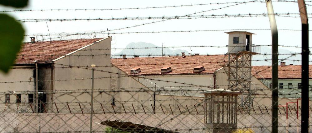 Regimegegner müssen ihre Haft oft weit von ihrem Heimatort antreten.