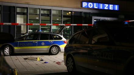 Mann in Gelsenkirchen erschossen: Der Tatort vor einer Polizeistation 