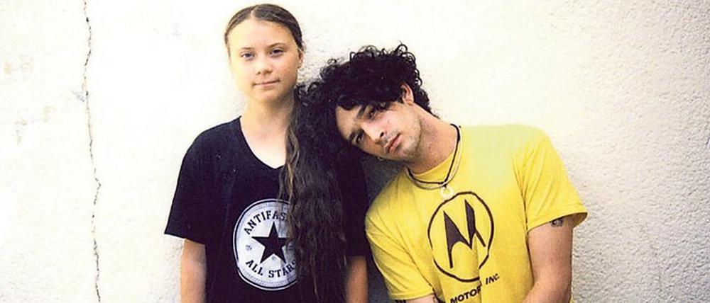 Alte Bekannte und junge Talente. Klimaaktivistin Greta Thunberg hat für die britische Popband The 1975 um den Sänger Matt Healy das Intro zu deren vierter Platte eingesprochen. Fotos: Mara Palena