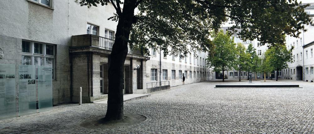 Der Ehrenhof in Berlin-Mitte nach dem Entwurf von Reusch.