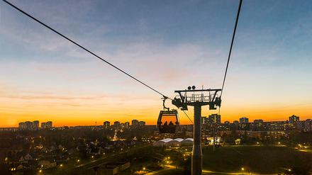 In Marzahn geht es doch auch. Hier die Seilbahn auf dem ehemaligen IGA-Gelände in den Gärten der Welt. 