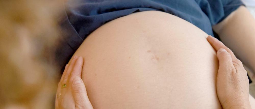 Die Kreißsäle in Berliner Kliniken sind überlastet. 