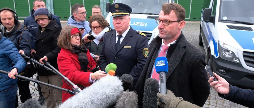 Der Sächsische Innenminister Roland Wöller und Polizeipräsident Horst Kretzschmar geben am 03.01.2020 eine Pressekonferenz zu den Ereignissen in der Neujahrsnacht in Leipzig-Connewitz. 