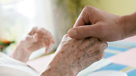 Der Mensch sollte im Mittelpunkt sein. Das neue Pflegetransparenzsystem, das im Oktober startete, soll ermitteln, ob es auch so ist.