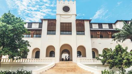 Palais de Lomé. Wo früher der deutsche Gouverneur in der togolesischen Hauptstadt residierte, hat jetzt ein Zentrum für Kultur und Kunst eröffnet. 
