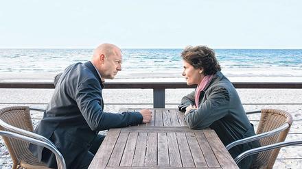 Ermittler-Perspektiven an der Ostsee: Simon Kessler (Heino Ferch) und Hella Christensen (Barbara Auer). Foto: ZDF