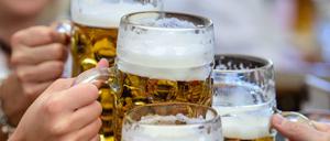 Prost: Jahrelang sind die Preise stabil geblieben, das ändert sich jetzt. 