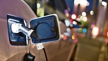 Voll geladen. Der Senat will mehr Geld in die Förderung von E-Autos und Ladesäulen stecken.