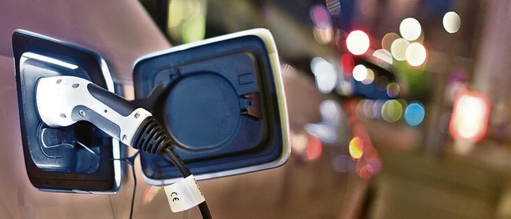 Voll geladen. Der Senat will mehr Geld in die Förderung von E-Autos und Ladesäulen stecken.