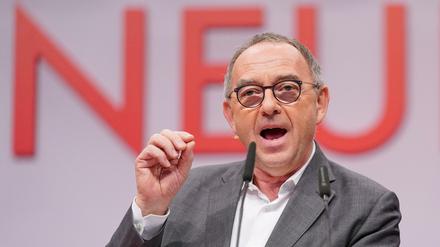 SPD-Chef Norbert Walter-Borjans verspricht sich von der neuen Bodenwertzuwachssteuer zusätzliche Einnahmen, die dann für den Mietwohnungsbau genutzt werden könnten. 