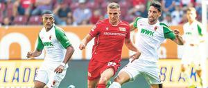 Langer Weg zurück: Nach seinem letzten Spiel in Augsburg verbrachte Grischa Prömel (Mitte) Stunden über Stunden auf der Massagebank oder im Kraftraum.