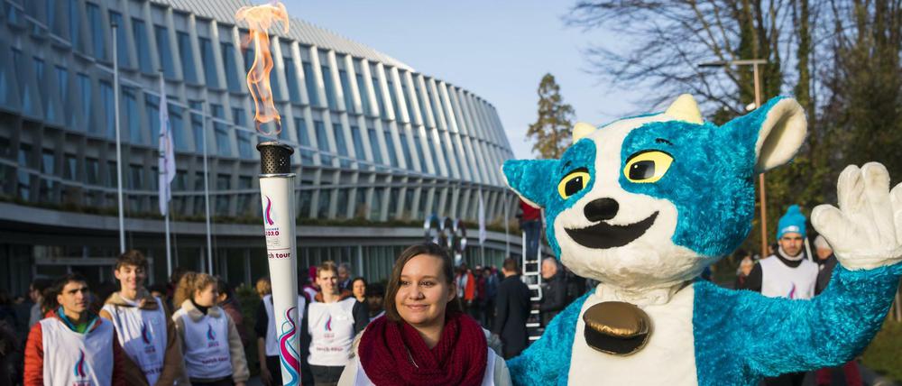 Feuer und Flamme. Die Olympischen Jugendspiele mit Maskottchen Yodli finden zum dritten Mal statt.