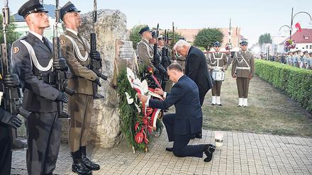 Gedenkjahr folgt Gedenkjahr. Präsident Steinmeier und Polens Präsident Duda 2019 bei der Kranzniederlegung zum 80. Jahrestag des Beginns des Zweiten Weltkriegs. 