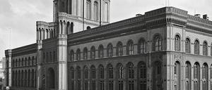 Das Rote Rathaus um 1924. 