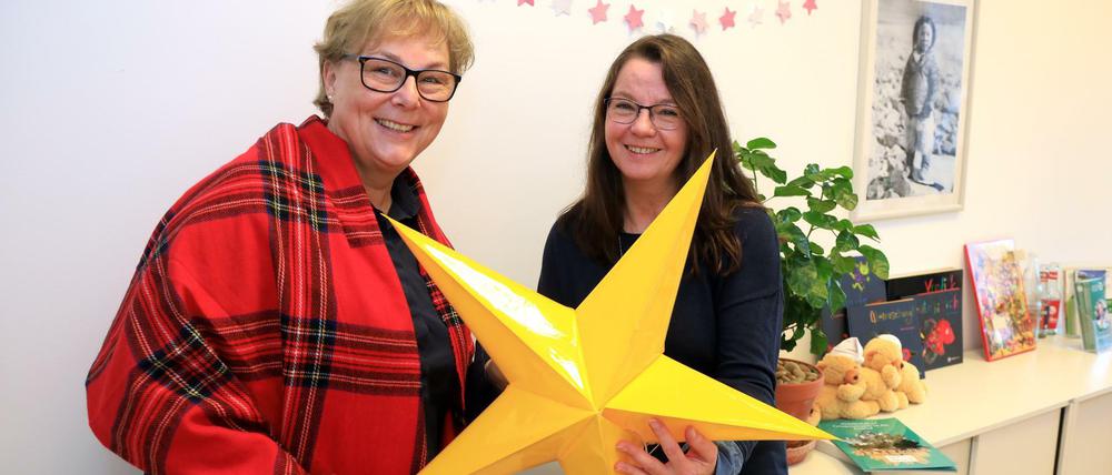 Eines der 62 Projekte bei der Spendenaktion ist die Kinderhilfe für krebs- und schwerkranke Kinder e.V., mit Ines Walter (li.) und Bianca Schiller.