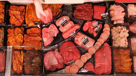 Viele Deutsche wollen weniger Fleisch essen. Tatsächlich aber steigt der Fleischkonsum.
