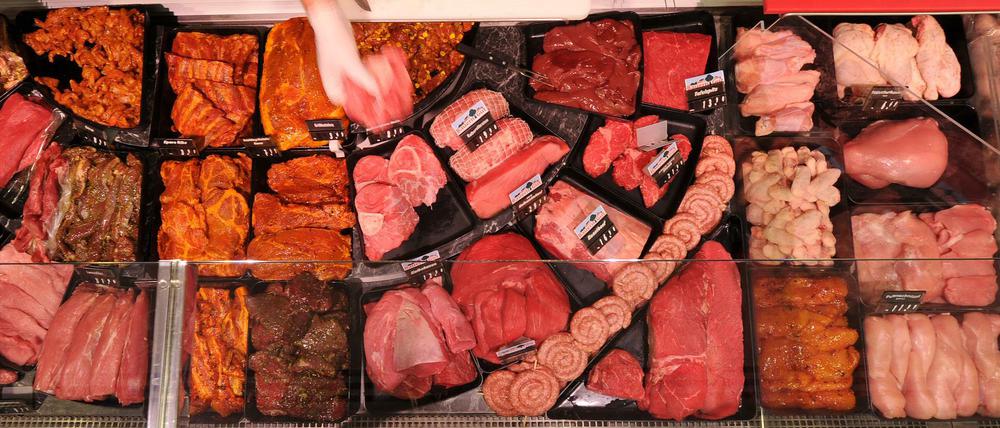 Viele Deutsche wollen weniger Fleisch essen. Tatsächlich aber steigt der Fleischkonsum.