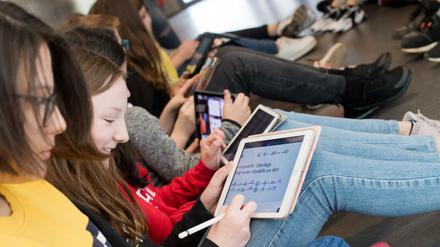 Bei der Digitalisierung hat Deutschland Nachholbedarf in vielen Bereichen – auch in der Schule.