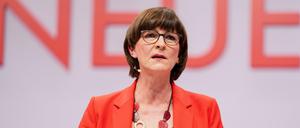 Saskia Esken will am demokratischen Sozialismus als Ziel festhalten.