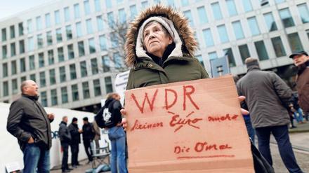 Erst kam das Video, dann kam die Oma. Der WDR-Beitrag wurde gleichermaßen zum Aufreger- und zum Nachrichtenthema.