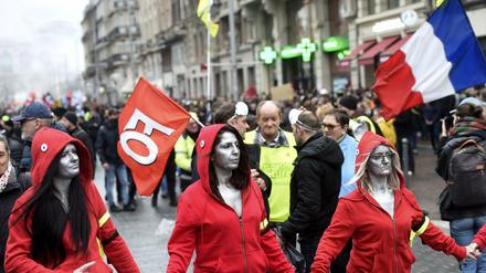 Vereint gegen die Rentenreform: DemonstrantInnen in Lille und anderen französischen Städten gingen erneut auf die Straße. 