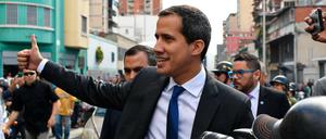 Guaidó will den Protest gegen Venezuelas Machthaber Manduro erneut aufleben lassen. Dieser plant eine Militärübung im Land.