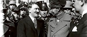 Hitler und der ehemalige Kronprinz Wilhelm von Preußen 1933 beim „Tag von Potsdam“. D