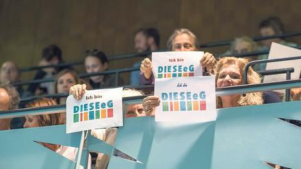 Große Hoffnung. Im Sommer 2019 gründete sich die Diese eG, um das bezirkliche Vorkaufsrecht für ein Haus in der Rigaer Straße wahrzunehmen. Ein Coup? Später zeigte sich, dass die Genossenschaft die nötigen Finanzen nicht aufbringen konnte. 