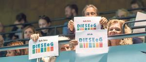 Große Hoffnung. Im Sommer 2019 gründete sich die Diese eG, um das bezirkliche Vorkaufsrecht für ein Haus in der Rigaer Straße wahrzunehmen. Ein Coup? Später zeigte sich, dass die Genossenschaft die nötigen Finanzen nicht aufbringen konnte. 