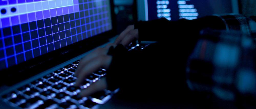 In Workshops zur digitalen Sicherheit lernen Geflüchtete, wie sie sich vor Bedrohungen im Netz schützen können.