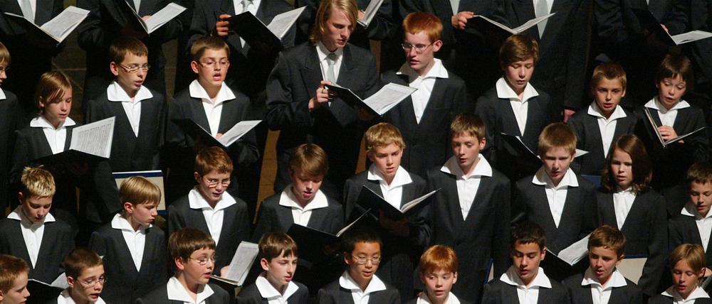 Der Dresdener Kreuzchor in der Potsdamer Nikolaikirche.