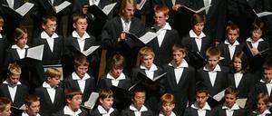 Der Dresdener Kreuzchor in der Potsdamer Nikolaikirche.