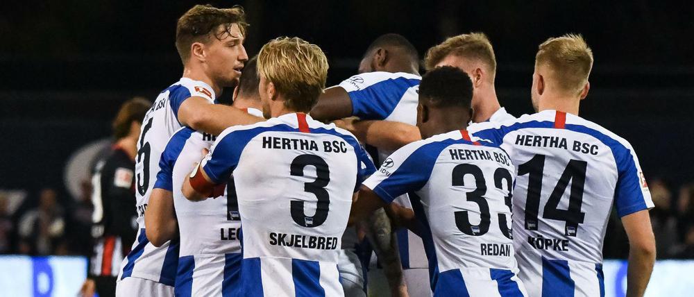 Alle auf Essi. Alexander Esswein erzielte beide Treffer für Hertha BSC.