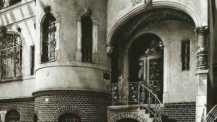 Schieres Behagen. Der Eingang der 1892 bezogenen Villa Grisebach in der Charlottenburger Fasanenstraße. 