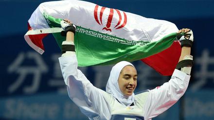 Damals noch unter iranischer Flagge. Kimia Alisadeh, Taekwondo-Bronzemedaillengewinnerin von Rio, hält sich nun offenbar in Europa auf.